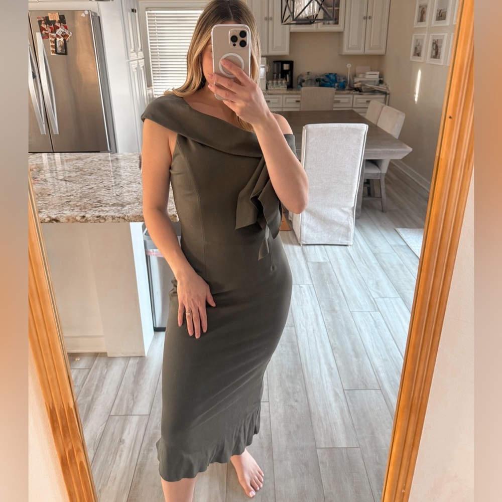 Elliatt Reception One Shoulder Olive Green Midi Dress Size Medium